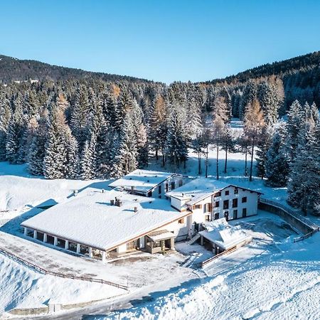 Hotel Casa Alpina Фольгария Экстерьер фото